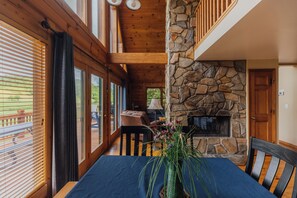 Dining - Appalachian Mist - Riverfront, Hot Tub, Wood Fireplace, Small Dog Friendly, Fire Pit, Foosball (West Jefferson)