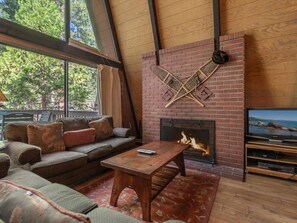 Fernseher, Kamin, Arbeitsbereiche