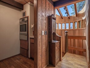 Interior - Short drive to N*Star! Unique 3 Story with Two Great Entertainment Areas! (Kings Beach)