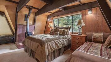 4 bedrooms, iron/ironing board, free WiFi, bed sheets