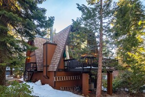 Exterior - Short drive to N*Star! Unique 3 Story with Two Great Entertainment Areas! (Kings Beach)