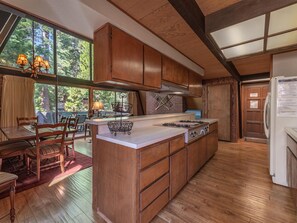 Fridge, microwave, oven, stovetop - Short drive to N*Star! Unique 3 Story with Two Great Entertainment Areas! (Kings Beach)