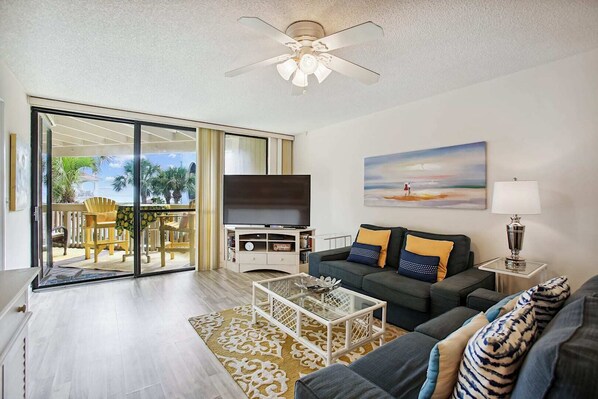 TV, offices - Oceanfront Condo in St. Augustine (Saint Augustine)