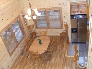 Dining - CHEROKEE DREAM - SECLUDED MTN VIEW, POOL TABLE, AIR HOCKEY, FIRE PIT, SCREENED PORCH (Epworth)