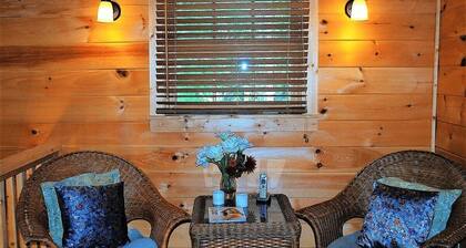 A New Outlook - Hot Tub, Dog Friendly, Foosball, Fireplace, Covered Porch, Fire Pit