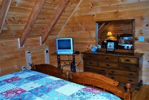 4 bedrooms, travel cot, free WiFi, bed sheets