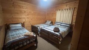 4 bedrooms, travel cot, free WiFi, bed sheets