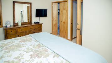 3 bedrooms, free WiFi, bed sheets