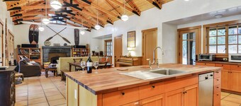 Black Mountain ~ Fantastisk Russian River Wine Country Retreat med spa og basseng!