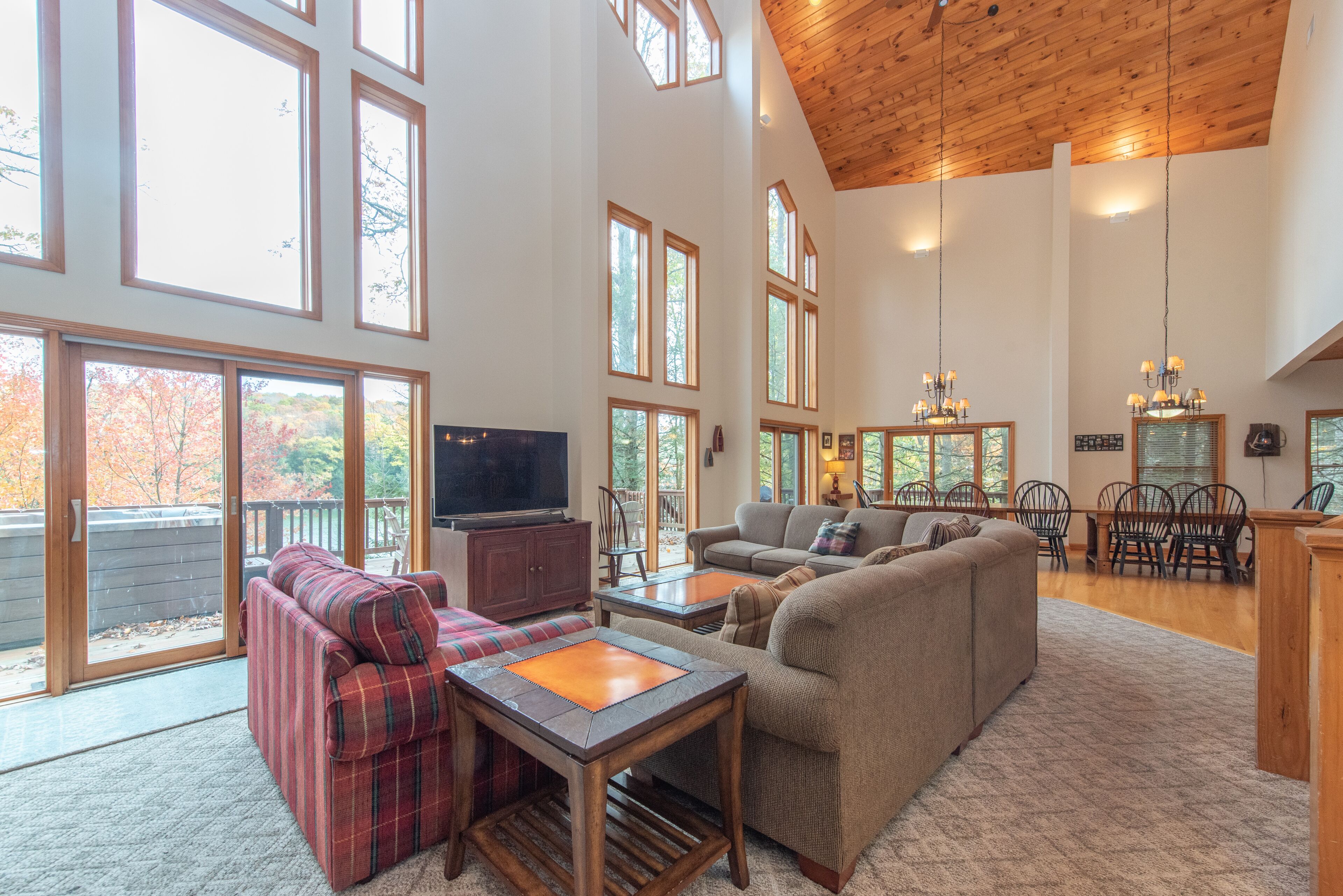 تلفزيون ذكي، مدفأة، مشغل دي في دي