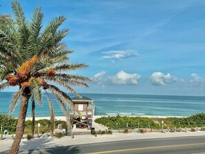 Beach nearby - Coquina Moorings 201 - Anna Maria Island - Condo 2 Bedroom/ 2 Bath with Den/3rd room , maximum occupancy of 6 people. (Bradenton Beach)