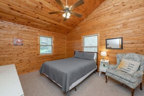 5 bedrooms, free WiFi, bed sheets
