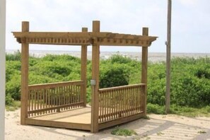 Property grounds - Happily Ever After: 3  BR, 2  BA House in Crystal Beach, Sleeps 12 (Bolivar Peninsula)