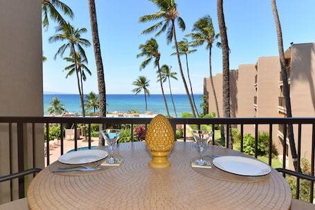 Outdoor dining. Beautiful Ocean and Outer Island Views! See Whales in season!