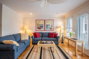 Televisio, pöytäjalkapallopöytä