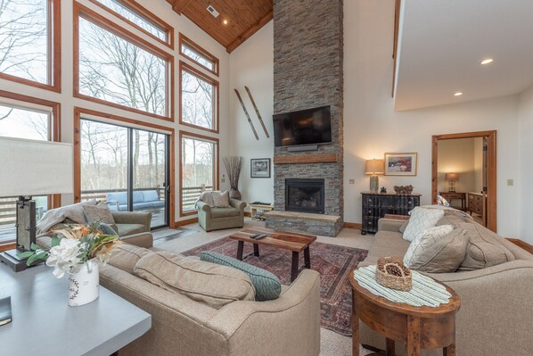 Smart TV, fireplace, DVD player, table football