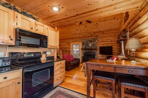 ثلاجة، ميكروويف، فرن، موقد طهي مسطح