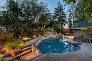 Pool - Fallen Tree Ranch ~ 3 Acres in Wine Country, Pool, Hot Tub, Sauna (Sebastopol)