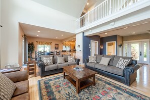 TV, fireplace, DVD player