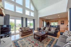 TV, fireplace, DVD player