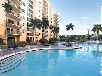 Wyndham Palm Aire Pool Area