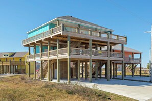 Exterior - The Flight Deck: 4  BR, 3  BA House in Port Bolivar, Sleeps 12 (Bolivar Peninsula)