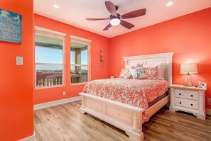 4 bedrooms, free WiFi - The Flight Deck: 4  BR, 3  BA House in Port Bolivar, Sleeps 12 (Bolivar Peninsula)