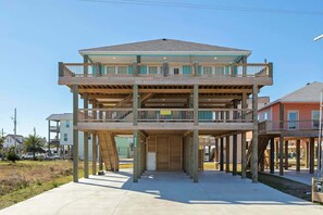 Exterior - The Flight Deck (Bolivar Peninsula)
