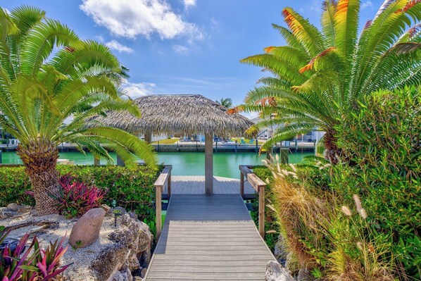 Unclassified image, 1 of 38, button