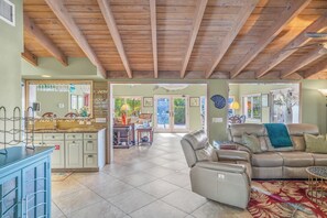 Unclassified image, 5 of 38, button