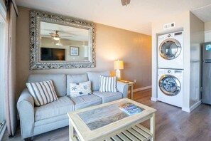 Interior - Cabana Suites 409 (Carolina Beach)