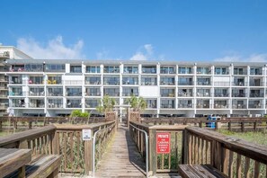Exterior - Cabana Suites 409-Oceanfront Balcony-Pool (Carolina Beach)