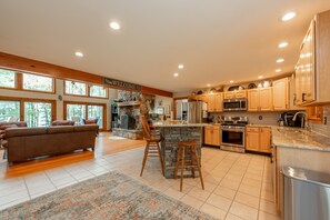 冰箱、微波炉、烤箱、炉灶