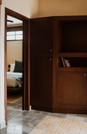 1 bedroom, iron/ironing board, travel cot, WiFi