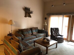 TV, caminetto, tavolo da ping pong