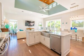 Interior - Beach Side Paradise-Beautiful luxury 6 bedrooms with amazing views, private pool (Bradenton Beach)