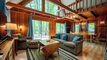 Smart TV, fireplace, DVD player