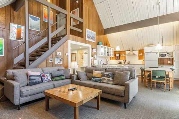 TV, fireplace, DVD player