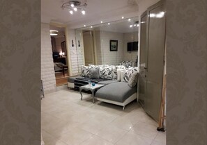 1 sovrum, sängtillbehör av högsta kvalitet och mörkläggningsgardiner