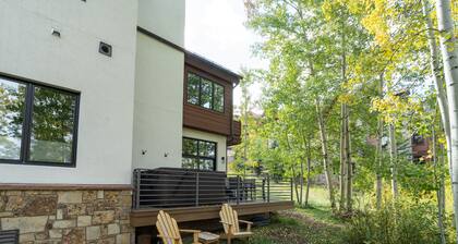 Ski in/Ski out Village Creek condo in the Mountain Village Core. Make your life easy!