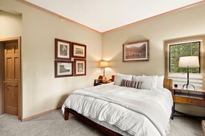 2 bedrooms, desk, iron/ironing board, free WiFi