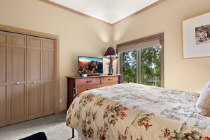 2 Schlafzimmer, Schreibtisch, Bügeleisen/Bügelbrett, kostenloses WLAN