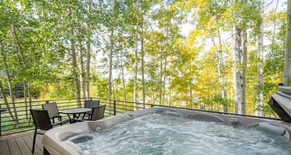 Ski in/Ski out Village Creek condo in the Mountain Village Core. Make your life easy!