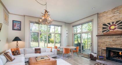 Ski in/Ski out Village Creek condo in the Mountain Village Core. Make your life easy!