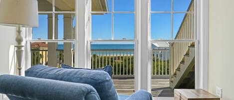 Fernseher, DVD-Player, Stereoanlage