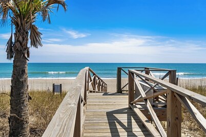 Nicely furnished downstairs villa; that opens to a porch overlooking the ocean
