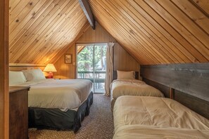 3 bedrooms, free WiFi, bed sheets - Chalet #11, Charming Ski in/ Ski Out Steps to the (Mammoth Lakes)