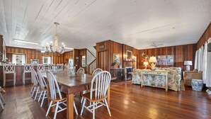 Dining - Eclectic Creek Front Retreat (Georgetown)