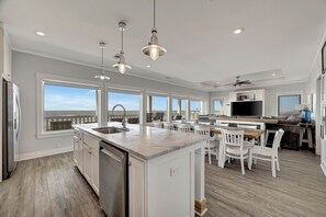 Dining - The Good Stuff: 5  BR, 3  BA House in Port Bolivar, Sleeps 15 (Crystal Beach)