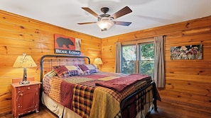 4 bedrooms, iron/ironing board, free WiFi, bed sheets